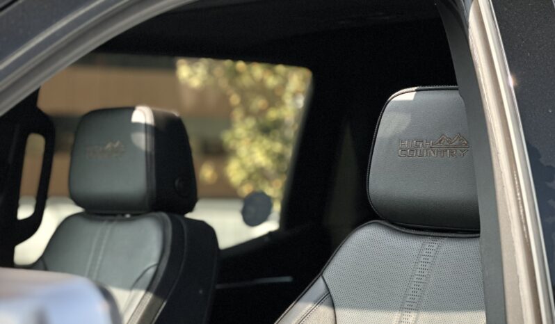 Chevrolet Silverado High Country 2023 lleno